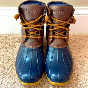 Sperry Boots. Womens 8/Girls 6
